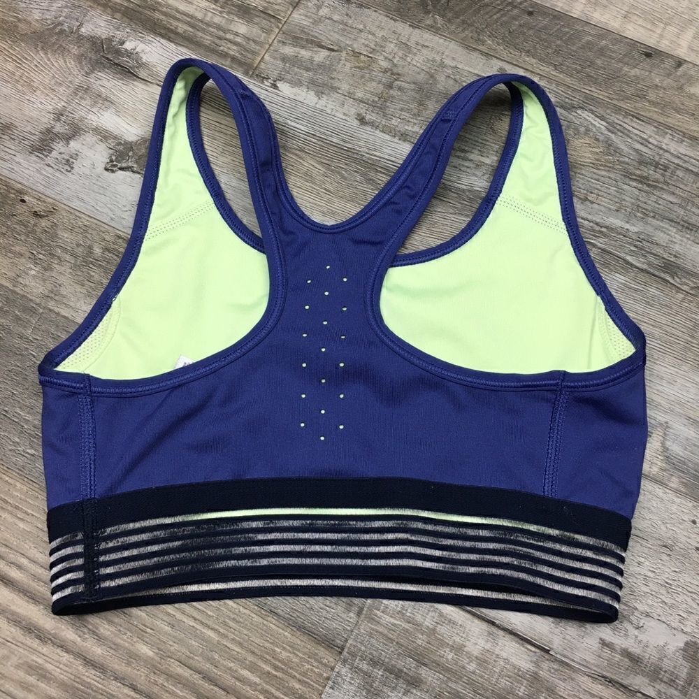 Nike Dri Fit Sports Bra Size S - Picture 3 of 3